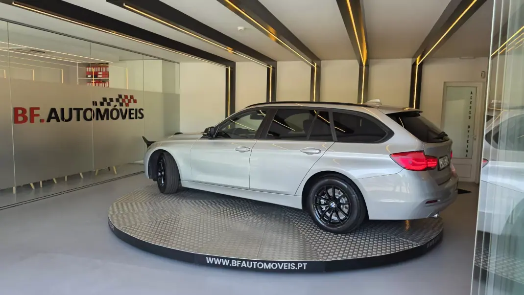 BMW 318 2017 - 17900 EUR, 165210 km - 165210km - foto 15 de 55