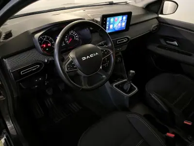 Dacia Jogger 2023 - 14950 EUR, 107000 km - AUTO.MOTO.pt - 107000km - foto 11 de 33