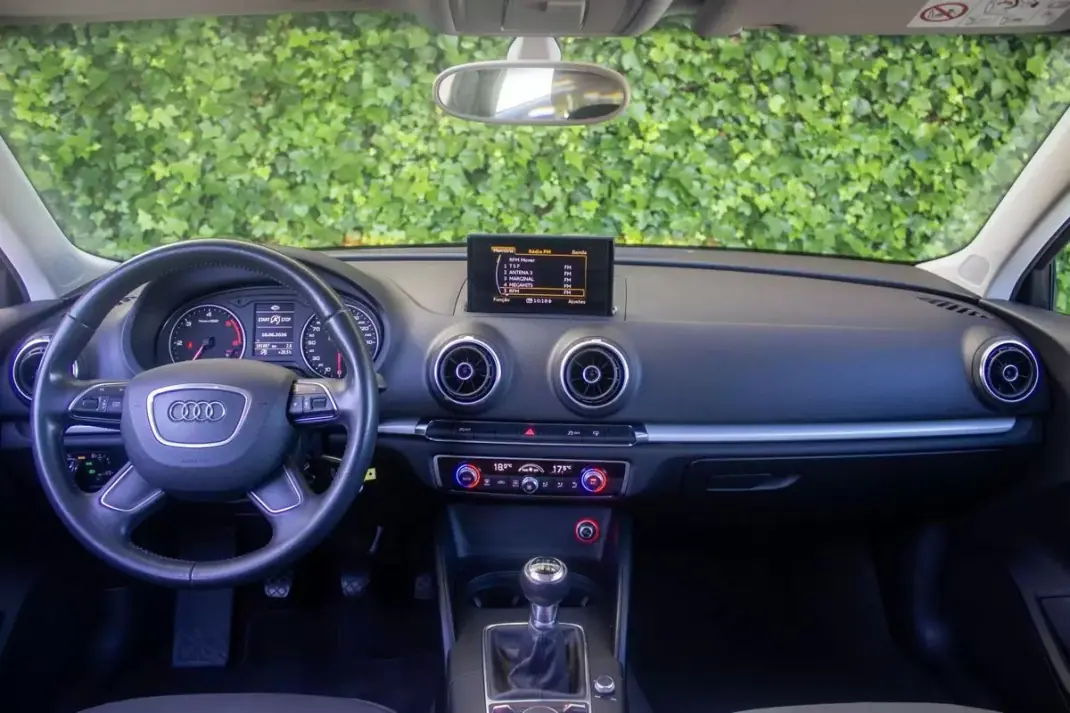 Audi A3 Sportback 2015 - 15900 EUR, 100000 km - AUTO.MOTO.pt - 100000km - foto 15 de 16