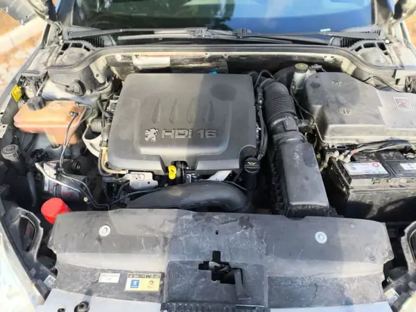 Peugeot 407 SW 2008 - 7965 EUR, 175000 km - AUTO.MOTO.pt - 175000km - foto 13 de 14