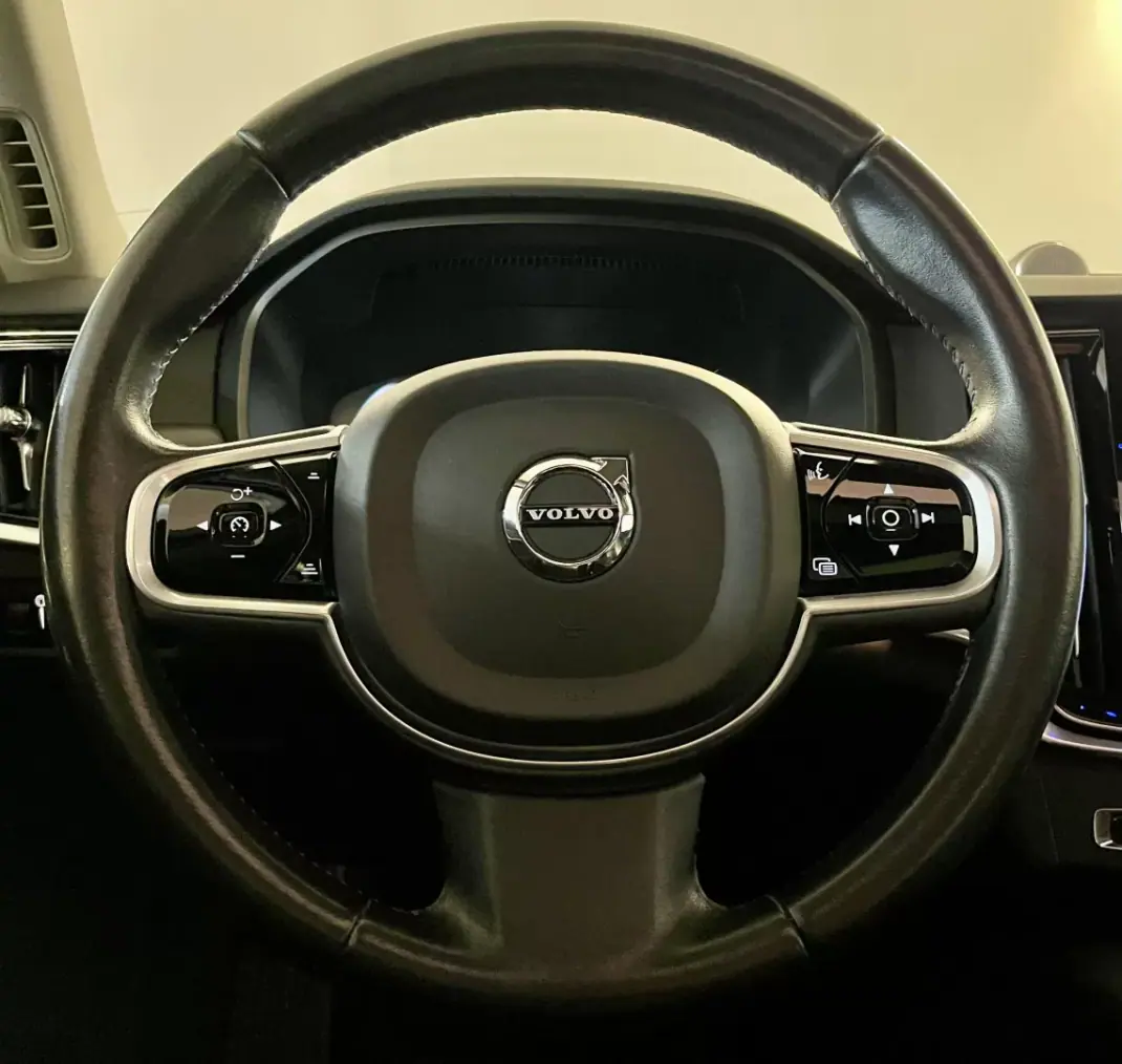 Volvo V90 Cross Country 2017 - 23500 EUR, 213000 km - AUTO.MOTO.pt - 213000km - foto 13 de 44