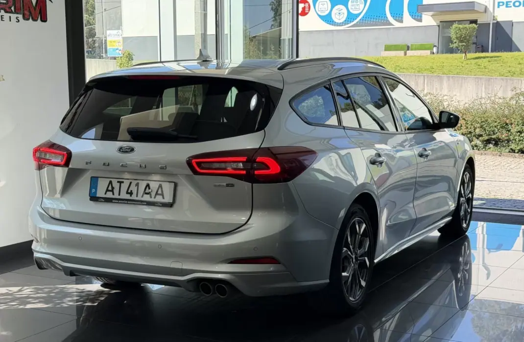 Ford Focus SW 2022 - 13999 EUR, 112017 km - 112017km - foto 4 de 32