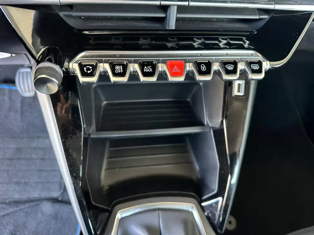 Peugeot 208 2023 - 16900 EUR, 27566 km - AUTO.MOTO.pt - 27566km - foto 27 de 36