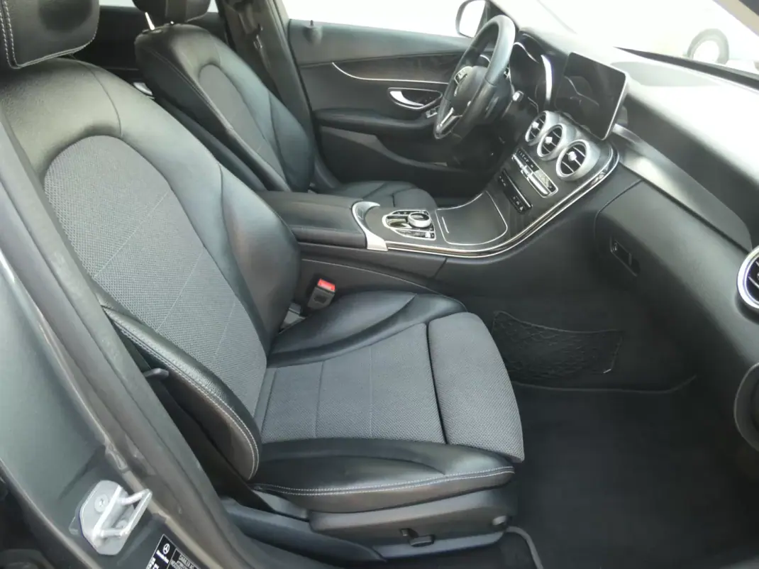 Mercedes-Benz C 220 2018 - 20750 EUR, 299000 km - AUTO.MOTO.pt - 299000km - foto 13 de 27