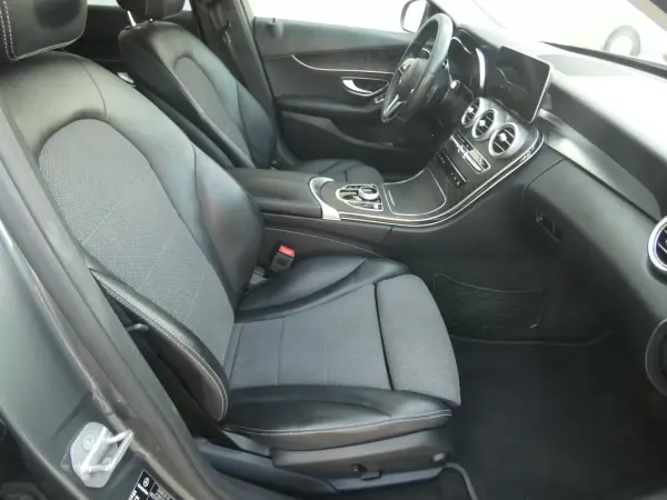Mercedes-Benz C 220 2018 - 20750 EUR, 299000 km - AUTO.MOTO.pt - 299000km - foto 13 de 27