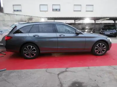 Mercedes-Benz C 180 2017 - 24900 EUR, 141265 km - AUTO.MOTO.pt - 141265km - foto 4 de 40