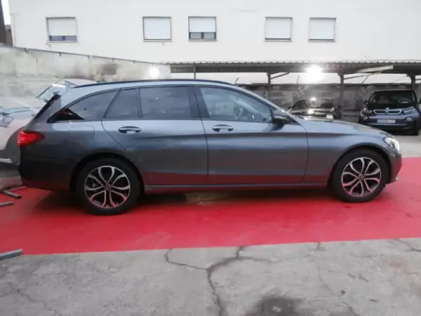 Mercedes-Benz C 180 2017 - 24900 EUR, 141265 km - AUTO.MOTO.pt - 141265km - foto 4 de 40