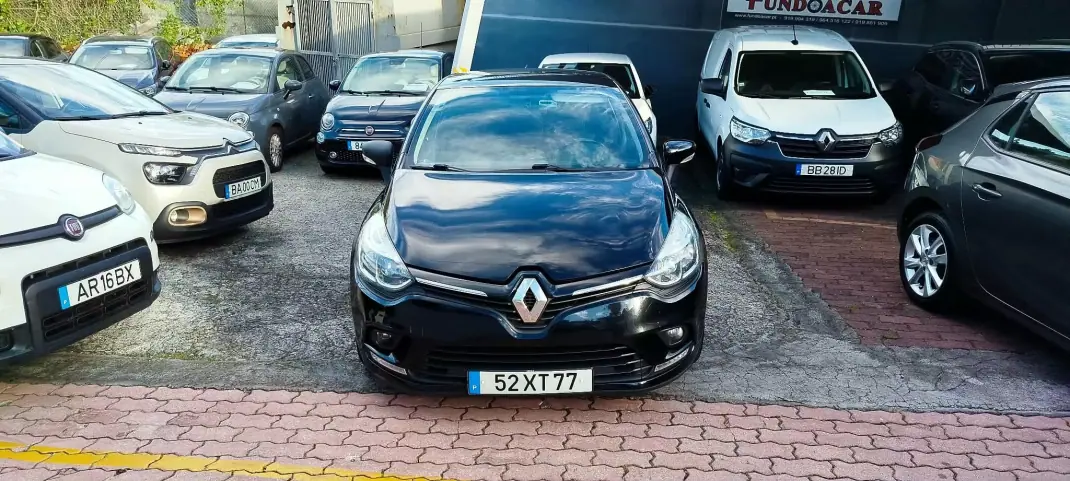 Renault Clio 2019 - 13250 EUR, 154000 km - AUTO.MOTO.pt - 154000km - foto 2 de 9