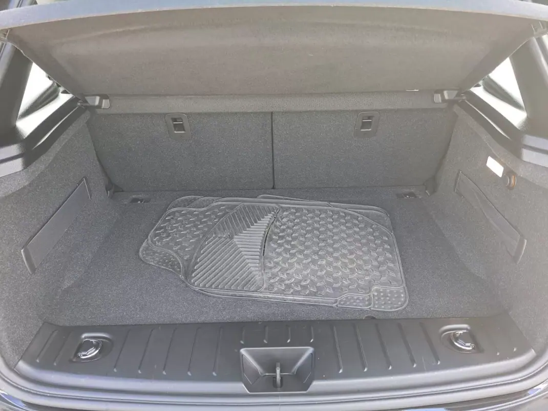 BMW i3 2019 - 28500 EUR, 89000 km - AUTO.MOTO.pt - 89000km - foto 44 de 45