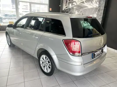 Opel Astra Caravan 2009 - 5600 EUR, 289204 km - AUTO.MOTO.pt - 289204km - foto 3 de 19