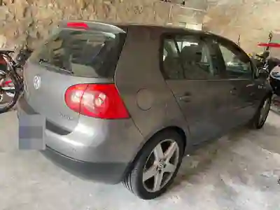 Volkswagen Golf 2005 — photo 2 of 9