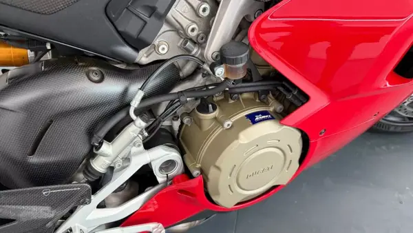 Ducati 1098 2020 - 23990 EUR, 33324 km - AUTO.MOTO.pt - 33324km - foto 8 de 17