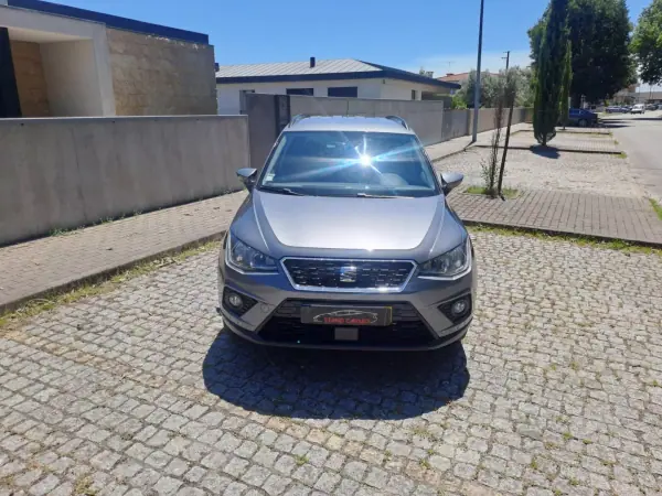 SEAT Arona 2018 - 14990 EUR, 93000 km - AUTO.MOTO.pt - 93000km - foto 2 de 12