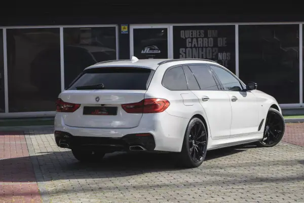 BMW 520 2018 - 29990 EUR, 144060 km - AUTO.MOTO.pt - 144060km - foto 34 de 41