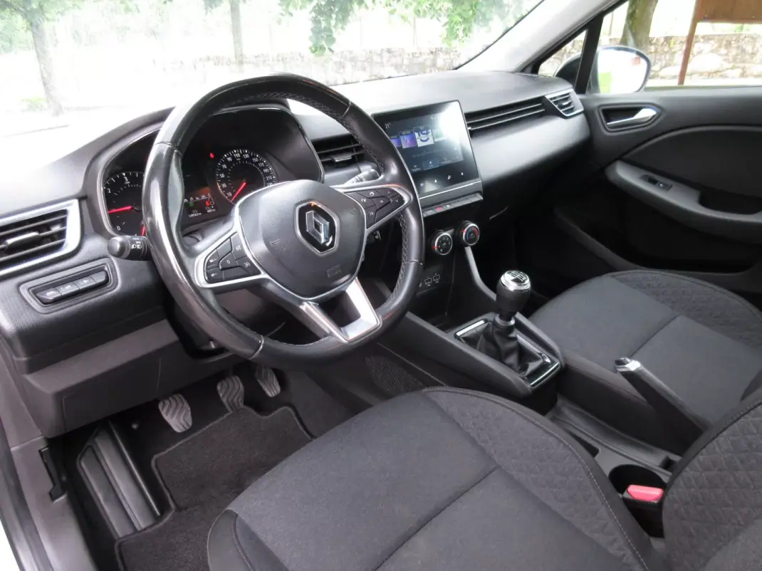 Renault Clio 2022 - 13490 EUR, 149000 km - AUTO.MOTO.pt - 149000km - foto 16 de 42