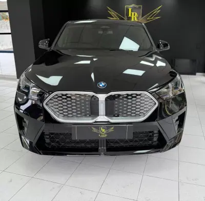 BMW iX2 2025 - 46500 EUR, 7997 km - AUTO.MOTO.pt - 7997km - foto 9 de 42