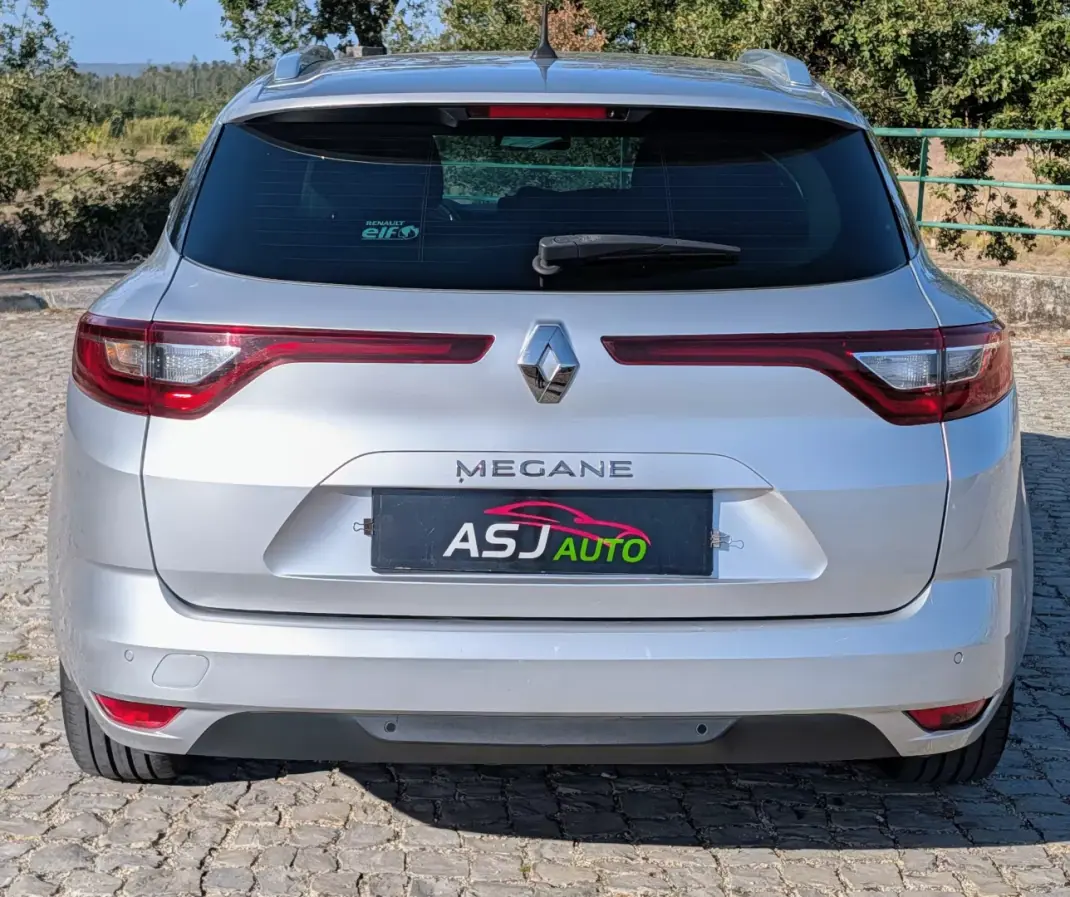 Renault Mégane Sport Tourer 2019 - 9500 EUR, 206229 km - 206229km - foto 8 de 21