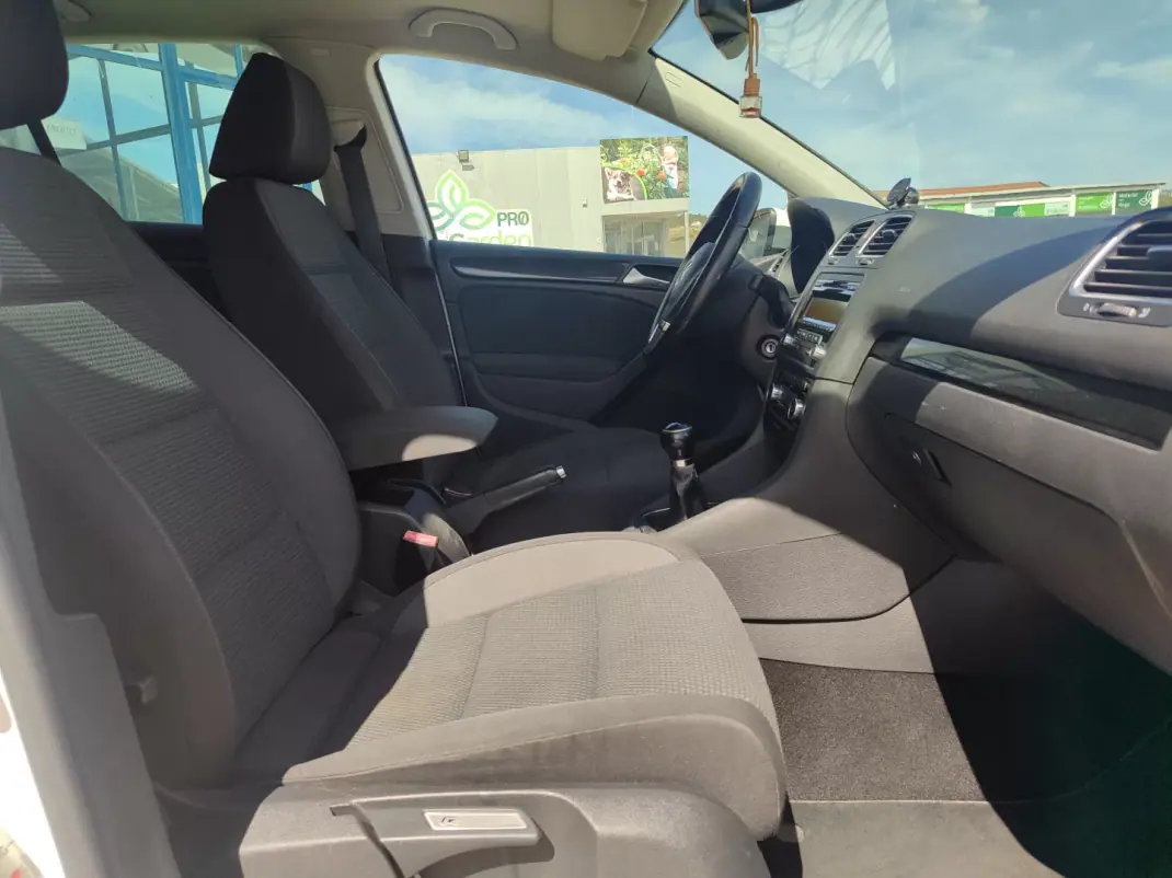 Volkswagen Golf 2011 - 10900 EUR, 176000 km - 176000km - foto 15 de 25