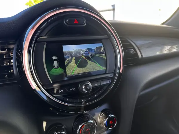 MINI 5 Portas 2019 - 15790 EUR, 179000 km - AUTO.MOTO.pt - 179000km - foto 30 de 39
