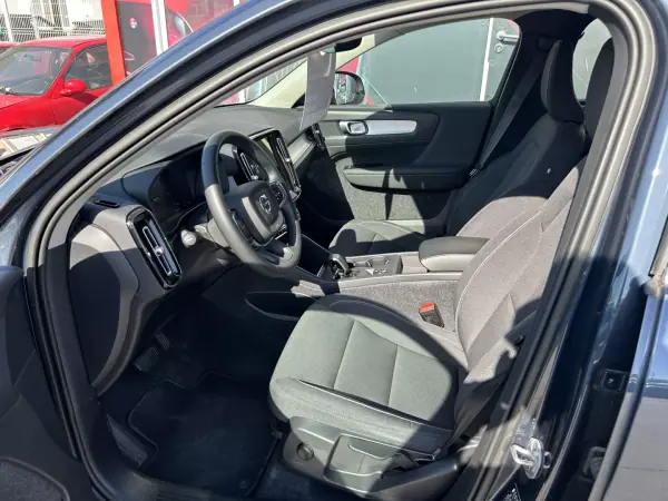 Volvo XC 40 2022 - 27947 EUR, 57500 km - AUTO.MOTO.pt - 57500km - foto 10 de 20