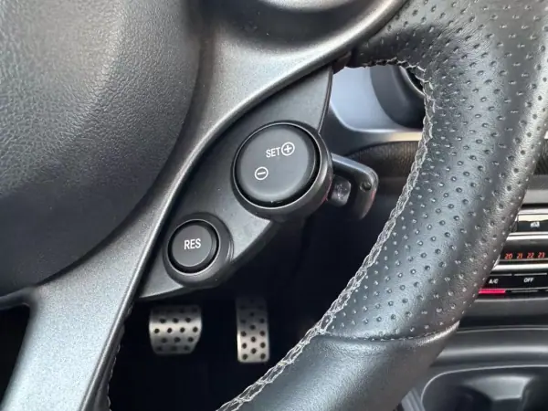 Smart ForTwo Coupé 2019 - 12750 EUR, 70000 km - AUTO.MOTO.pt - 70000km - foto 20 de 27
