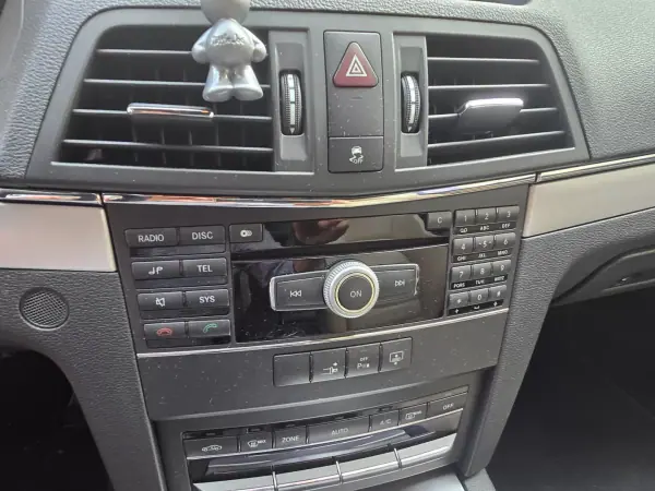 Mercedes-Benz E 250 2010 - 15999 EUR, 212000 km - 212000km - foto 16 de 23