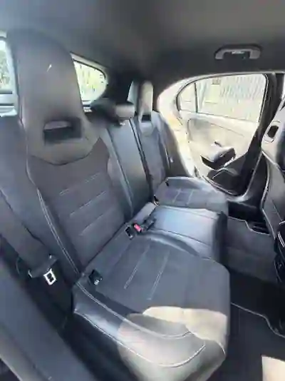 Mercedes-Benz A 220 2021 - 33950 EUR, 140000 km - AUTO.MOTO.pt - 140000km - foto 6 de 13