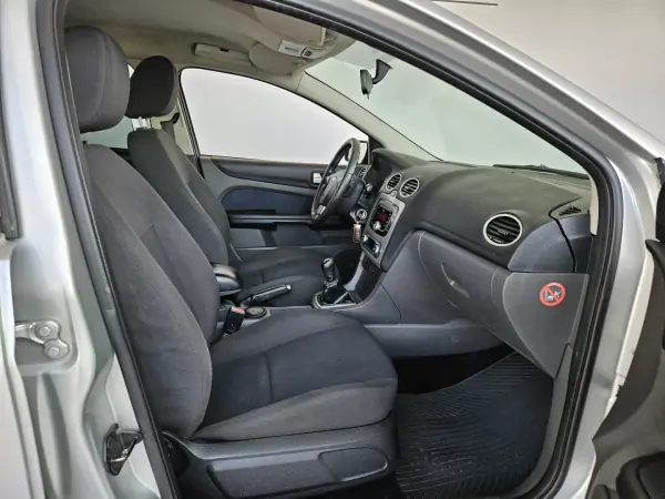 Ford Focus SW 2007 - 3750 EUR, 215000 km - 215000km - foto 4 de 8