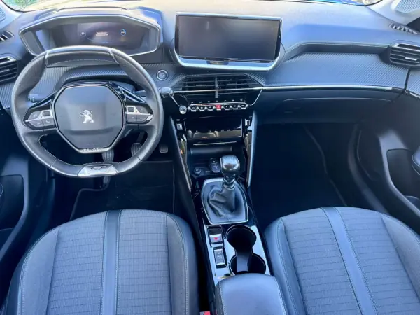 Peugeot 208 2020 - 16490 EUR, 128000 km - AUTO.MOTO.pt - 128000km - foto 17 de 20