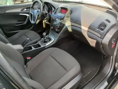 Opel Insignia Sports Tourer 2011 - 7150 EUR, 176528 km - AUTO.MOTO.pt - 176528km - foto 26 de 29