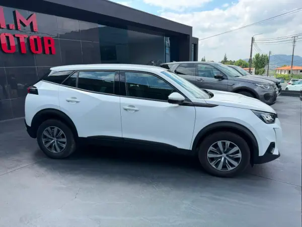 Peugeot 2008 2020 - 14900 EUR, 59000 km - AUTO.MOTO.pt - 59000km - foto 3 de 11