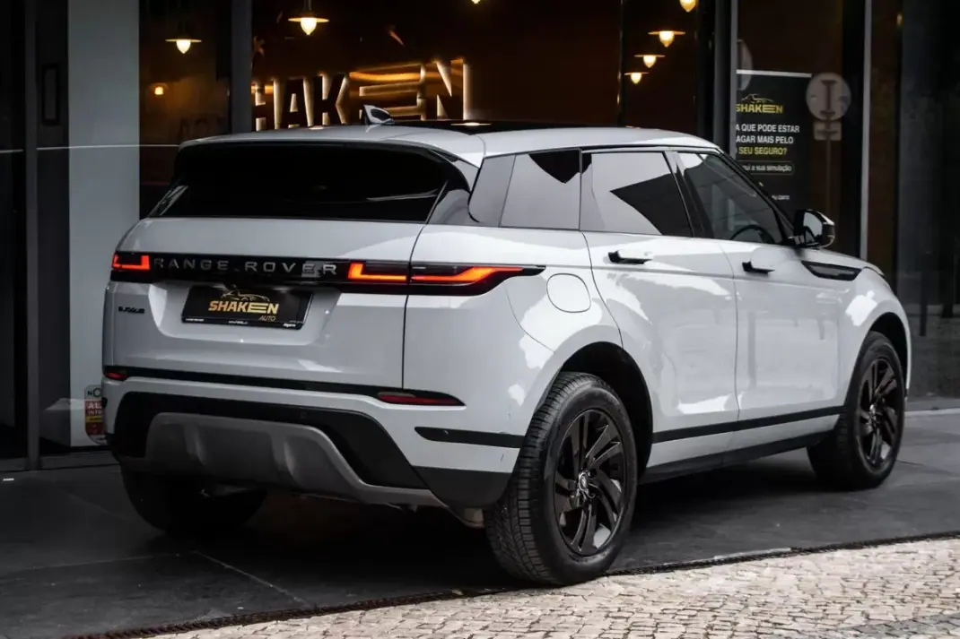 Land Rover Range Rover Evoque 2025 - 48990 EUR, 16300 km - 16300km - foto 4 de 39