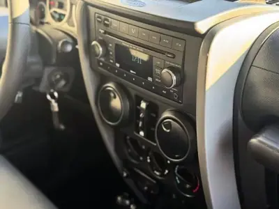 Jeep Wrangler Unlimited 2007 - 33800 EUR, 140826 km - AUTO.MOTO.pt - 140826km - foto 13 de 17