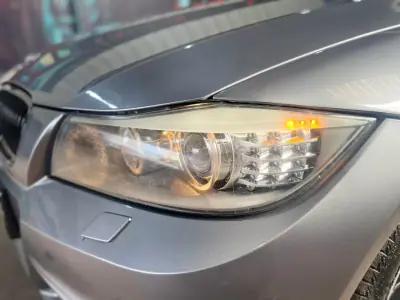 BMW 318 2010 - 10999 EUR, 181000 km - AUTO.MOTO.pt - 181000km - foto 26 de 46