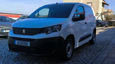 Peugeot Partner L1 2021 - 14490 EUR, 111190 km - AUTO.MOTO.pt - 111190km - foto 3 de 10