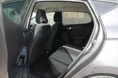 Ford Fiesta 2018 - 9900 EUR, 101396 km - AUTO.MOTO.pt - 101396km - foto 17 de 26