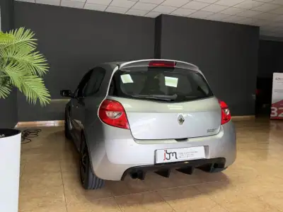 Renault Clio 2006 - 17500 EUR, 148741 km - AUTO.MOTO.pt - 148741km - foto 6 de 12