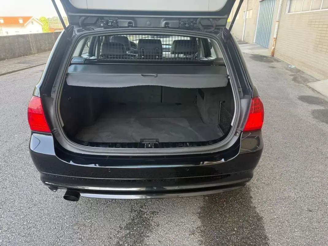 BMW 316 2010 - 8990 EUR, 215000 km - AUTO.MOTO.pt - 215000km - foto 22 de 27