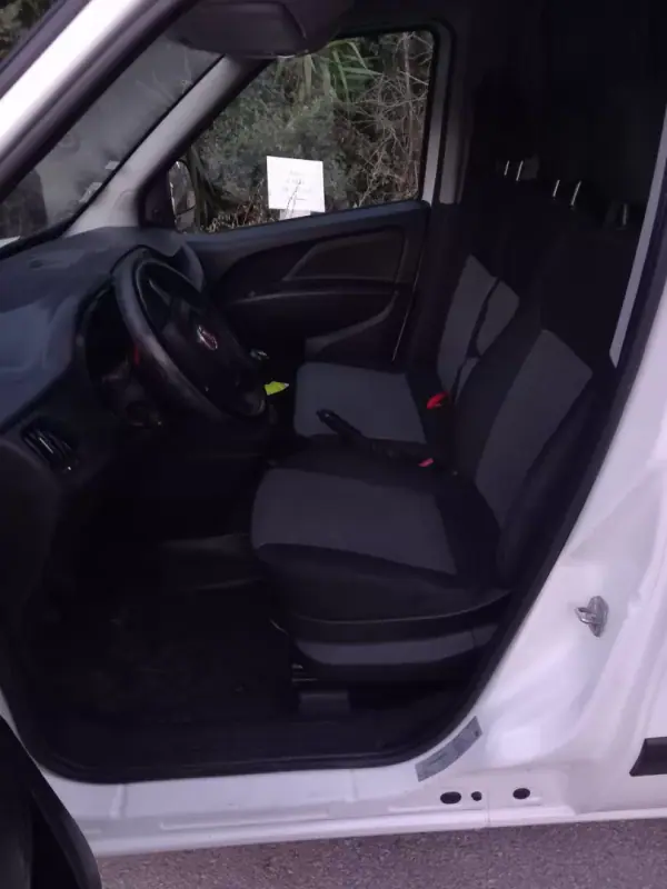 Fiat Doblo 2018 - 7500 EUR, 429470 km - AUTO.MOTO.pt - 429470km - foto 7 de 11