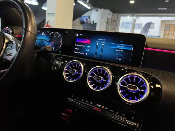 Mercedes-Benz A 180 2017 - 25990 EUR, 160000 km - AUTO.MOTO.pt - 160000km - foto 31 de 38