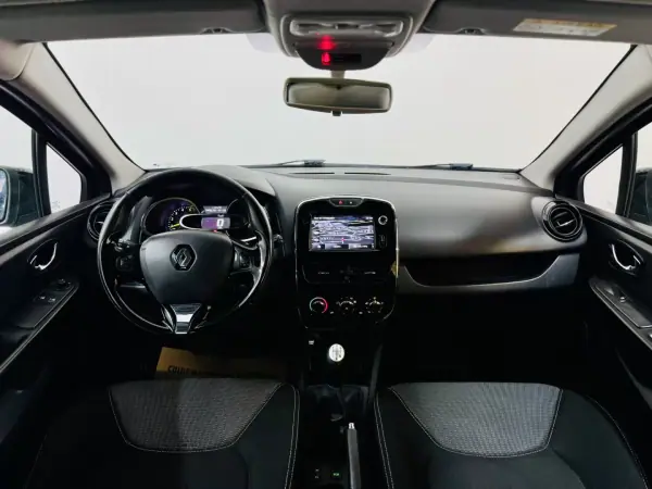 Renault Clio 2012 - 5750 EUR, 228000 km - AUTO.MOTO.pt - 228000km - foto 21 de 44