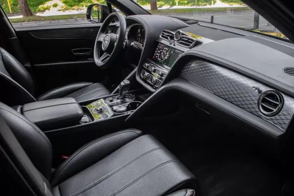Bentley Bentayga 2022 - 210000 EUR, 70942 km - AUTO.MOTO.pt - 70942km - foto 33 de 57