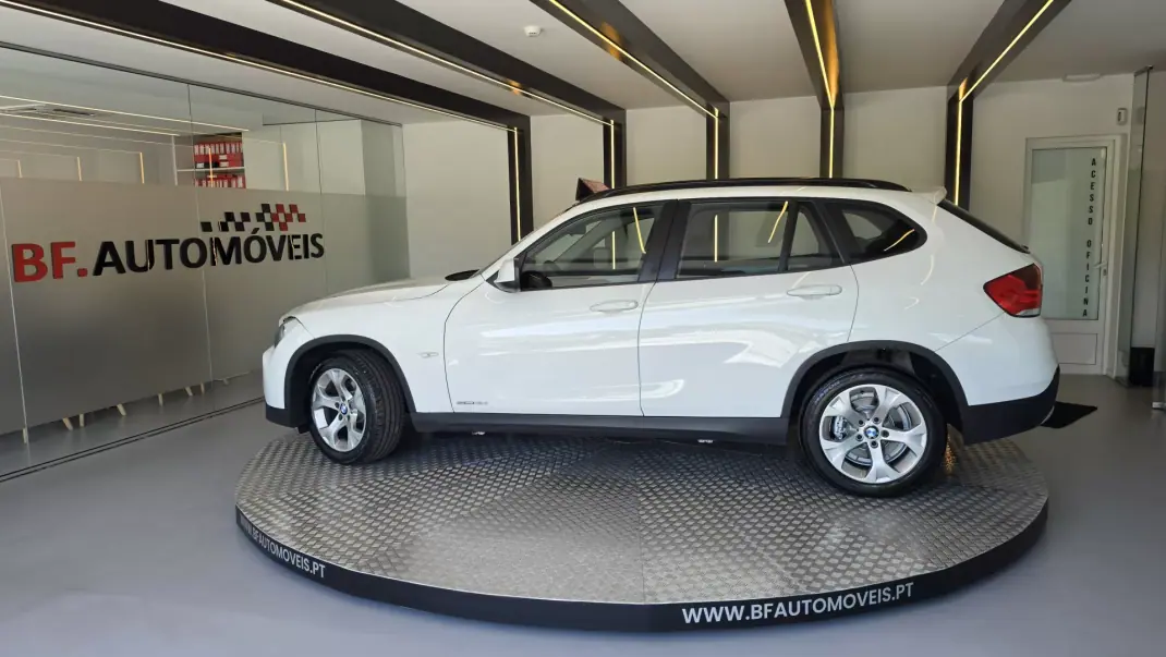BMW X1 2011 - 9900 EUR, 192351 km - AUTO.MOTO.pt - 192351km - foto 15 de 52