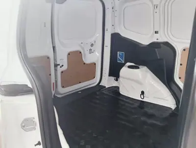 Ford Transit Courier 2020 - 10990 EUR, 129167 km - AUTO.MOTO.pt - 129167km - foto 26 de 52