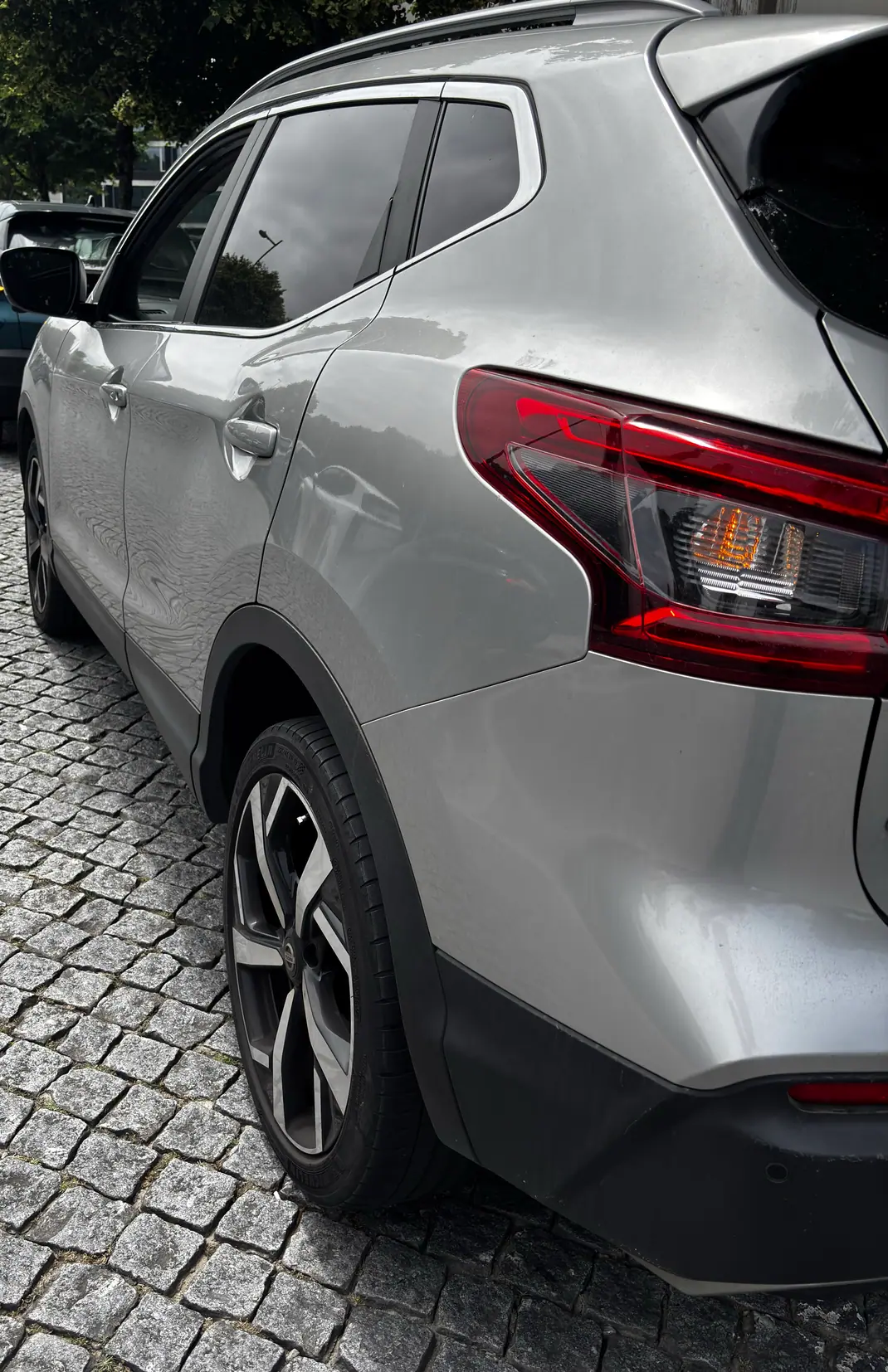 Nissan Qashqai 2018 - 15000 EUR, 139500 km - AUTO.MOTO.pt - 139500km - foto 3 de 9