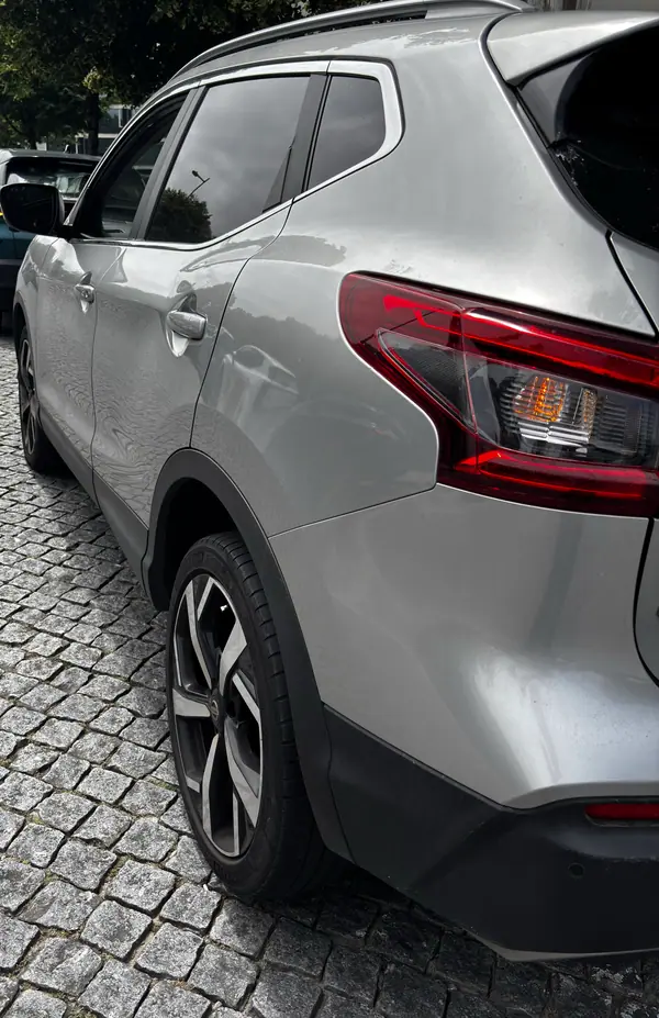 Nissan Qashqai 2018 - 15000 EUR, 139500 km - AUTO.MOTO.pt - 139500km - foto 3 de 9