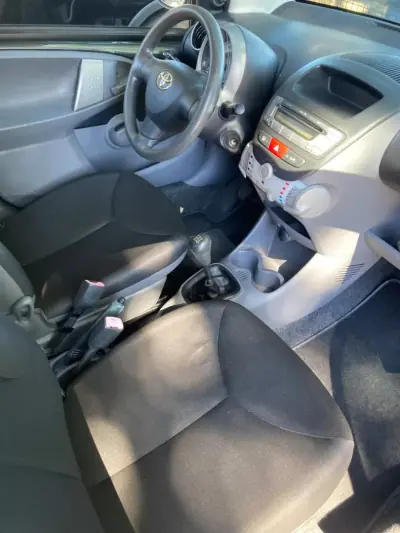 Toyota Aygo 2010 - 6350 EUR, 112661 km - 112661km - foto 16 de 19
