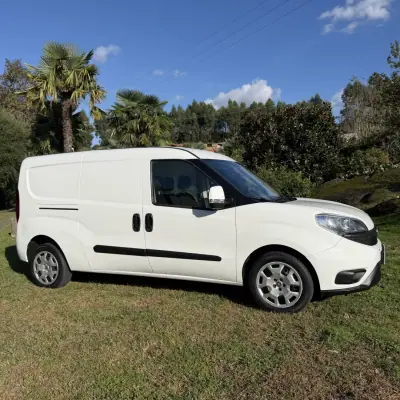 Fiat Doblo 1.3 Multijet ,3Lug. ,Iva Dedutivel 2017 - 9990 EUR, 198000 km - AUTO.MOTO.pt - 198000km - foto 4 de 27