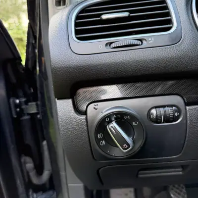 Volkswagen Golf Plus 2009 - 7990 EUR, 333000 km - AUTO.MOTO.pt - 333000km - foto 12 de 19