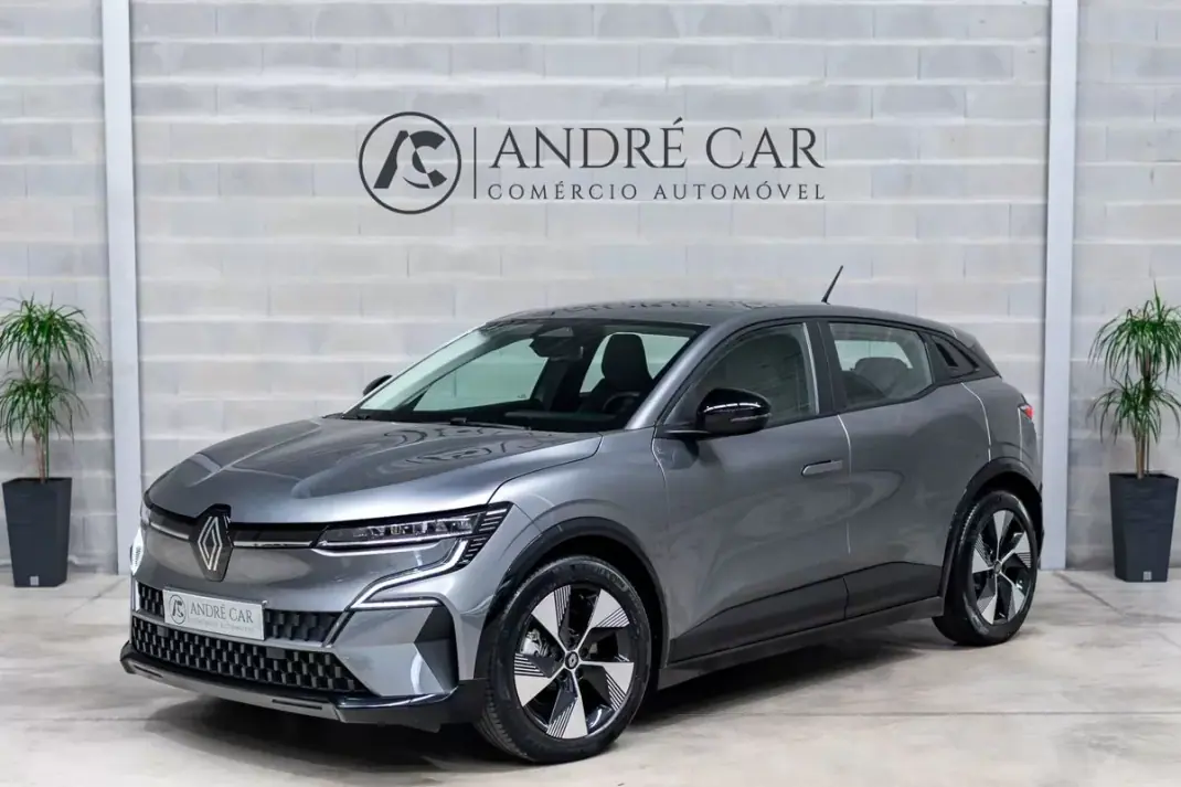 Renault Mégane E-Tech 2022 - 22450 EUR, 57733 km - AUTO.MOTO.pt - 57733km - foto 1 de 40